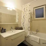 Tai Parecag Apartment